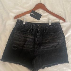 Fashion Nova Size 13 Black high waist shorts